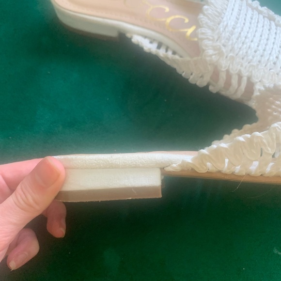 Cute woven slip-on flats - Picture 6 of 6